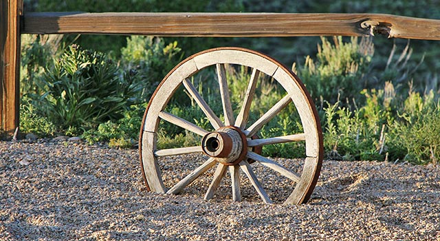 Picture of a wagon wheel (links to the guest survey form)